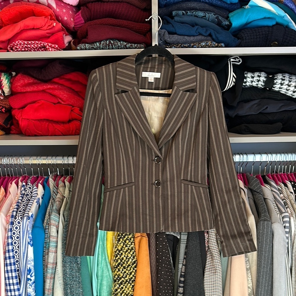 Caslon brown/white striped 2 button closure 2 pocket blazer size 4